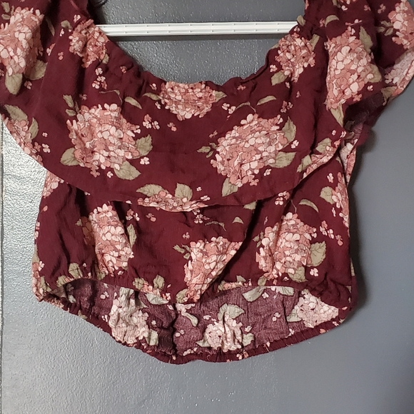 Floral top - Picture 2 of 3